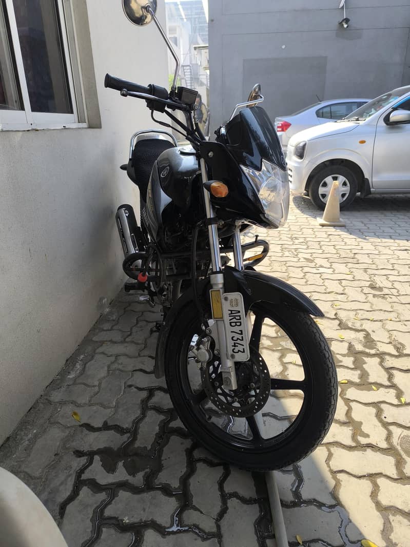 Yamaha YBR125

                                                            alt=