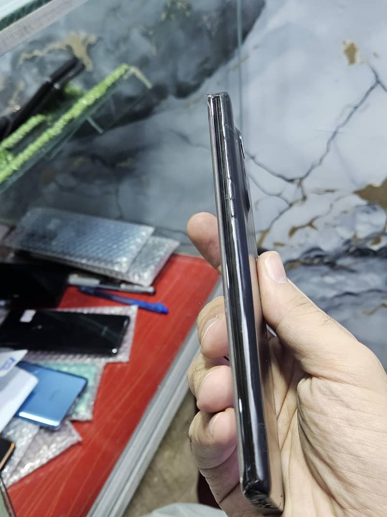 MOTO EDGE PLUS OFFICIAL APPROVED

                                                            alt=