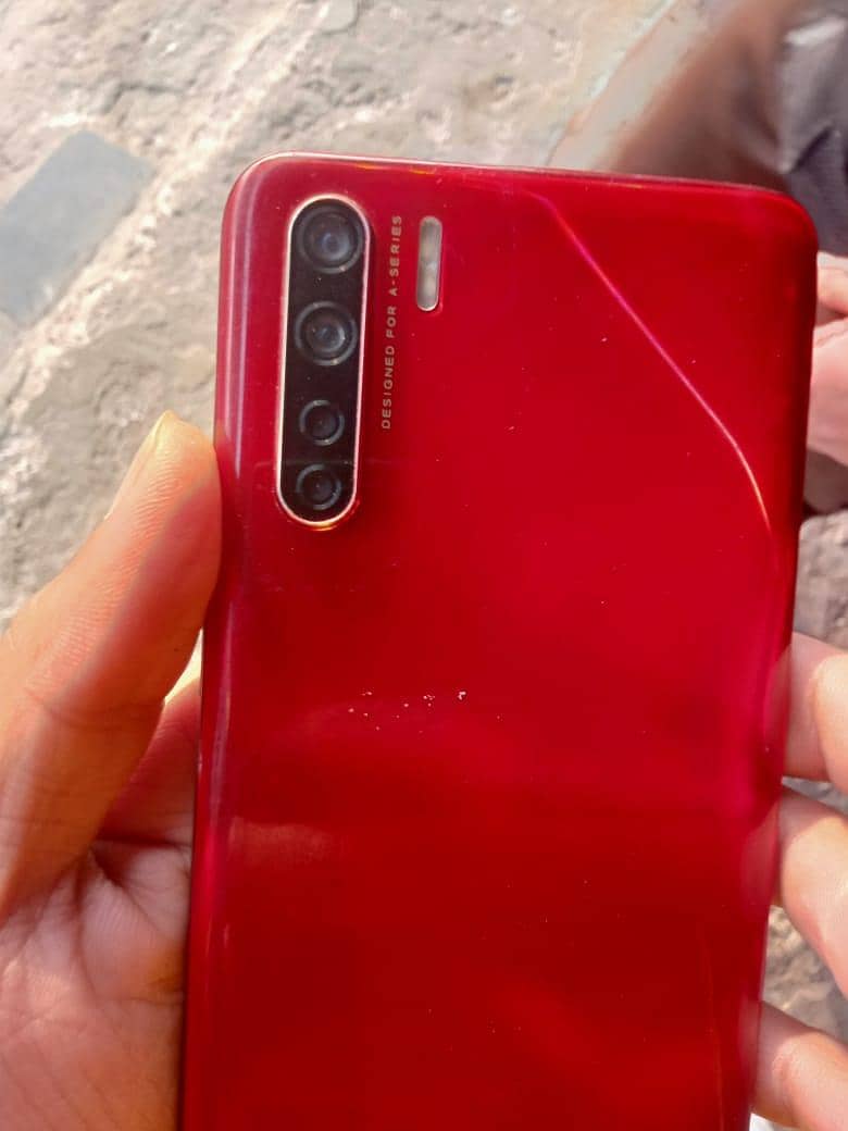 8/256. GB exchange possible panal brack h but good working no ani folt

                                                            alt=