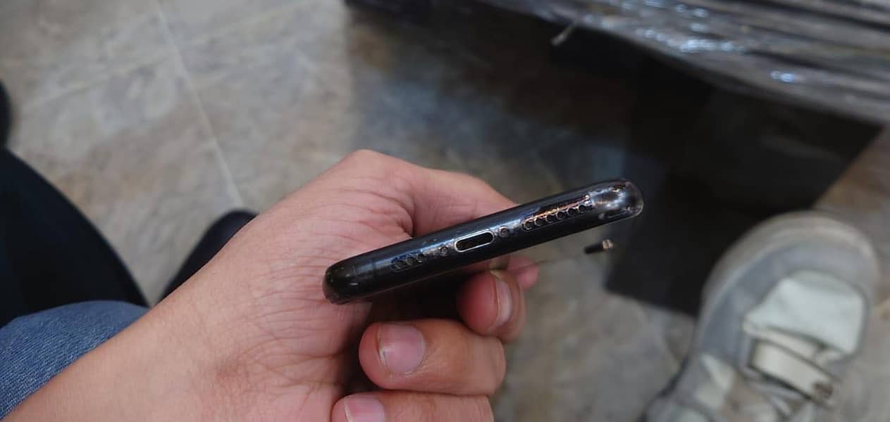 iPhone XS 256 gb non pta

                                                            alt=