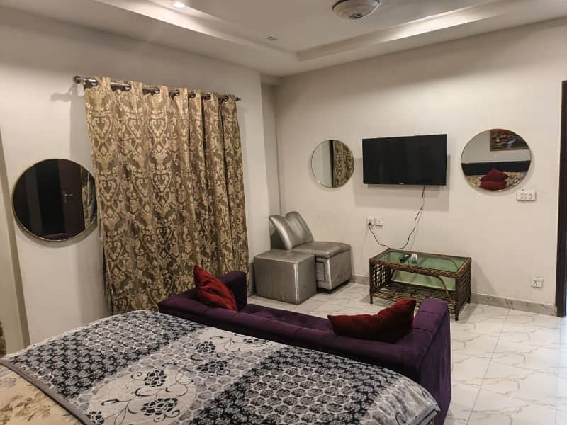 Luxury Furnished apartments shot stay full day weekly and monthly basis for rent bahria Town Lahore

                                                            alt=