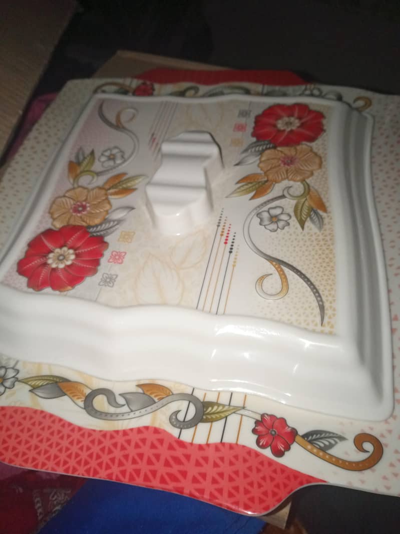 dinner set 72 pics 8 service

                                                            alt=