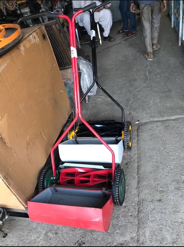 Road cutter / concrete mixer machines / lift machines / winch lift

                                                            alt=