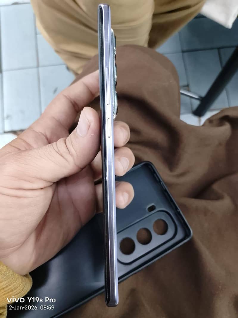 Infinix hot 50 pro plus world's slimmest 3D curved AMOLED 8gb 256gb

                                                            alt=