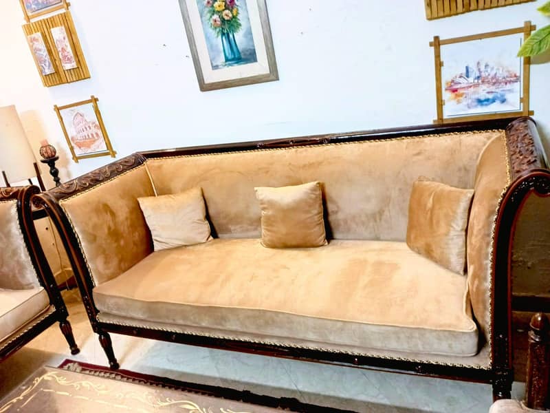 Kali talli wooden 5 seater sofa

                                                            alt=