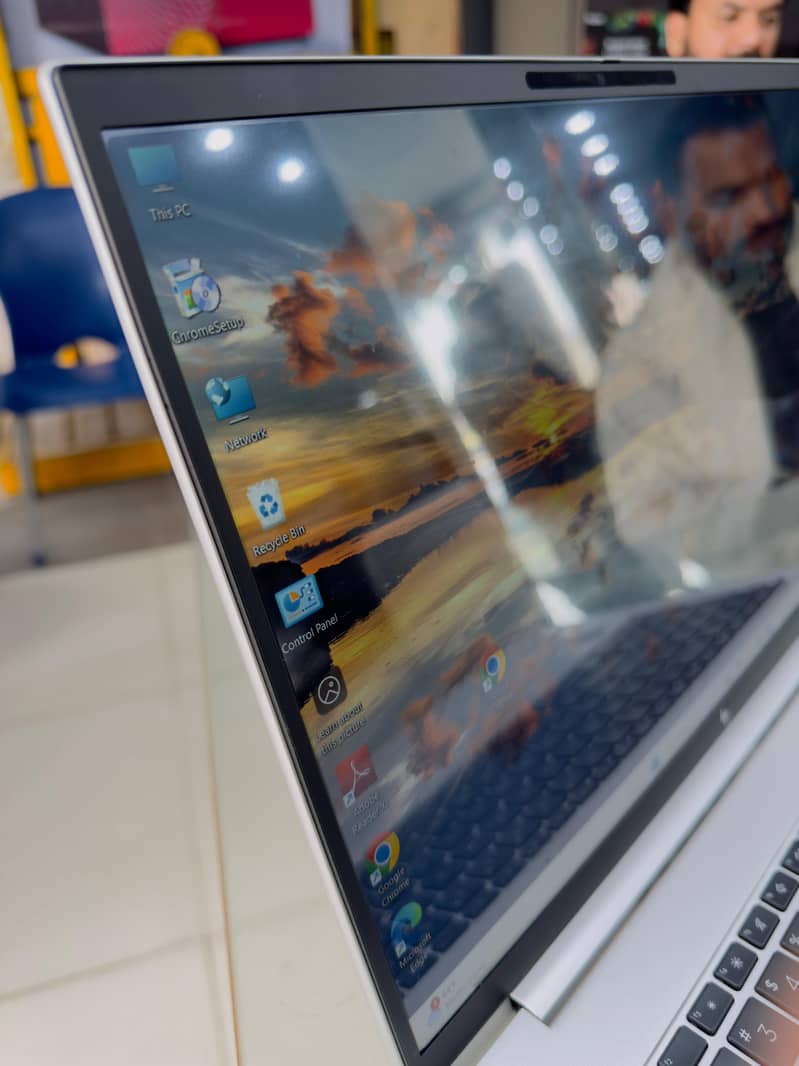 HP ELITE BOOK 860 G10 i7 13th

                                                            alt=