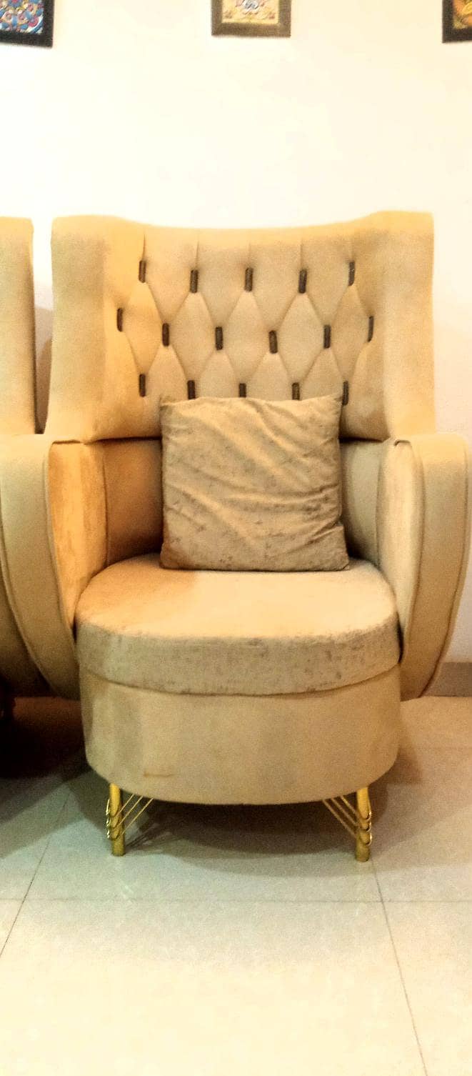 7 seater beautiful sofa

                                                            alt=