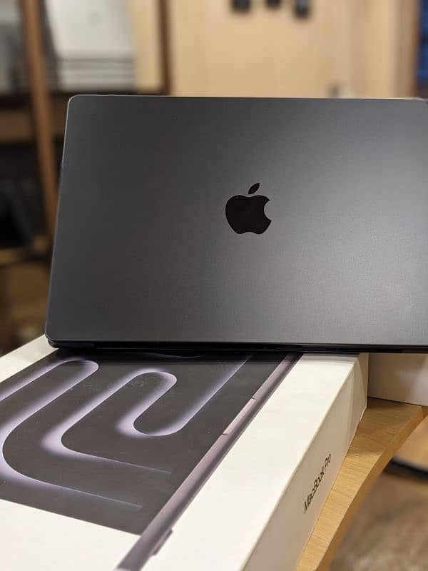 Apple MacBook Pro M5 Pro - Brand New Open Box - 2027 Warranty

                                                            alt=