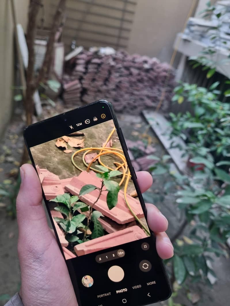 Samsung S21 Plus

                                                            alt=