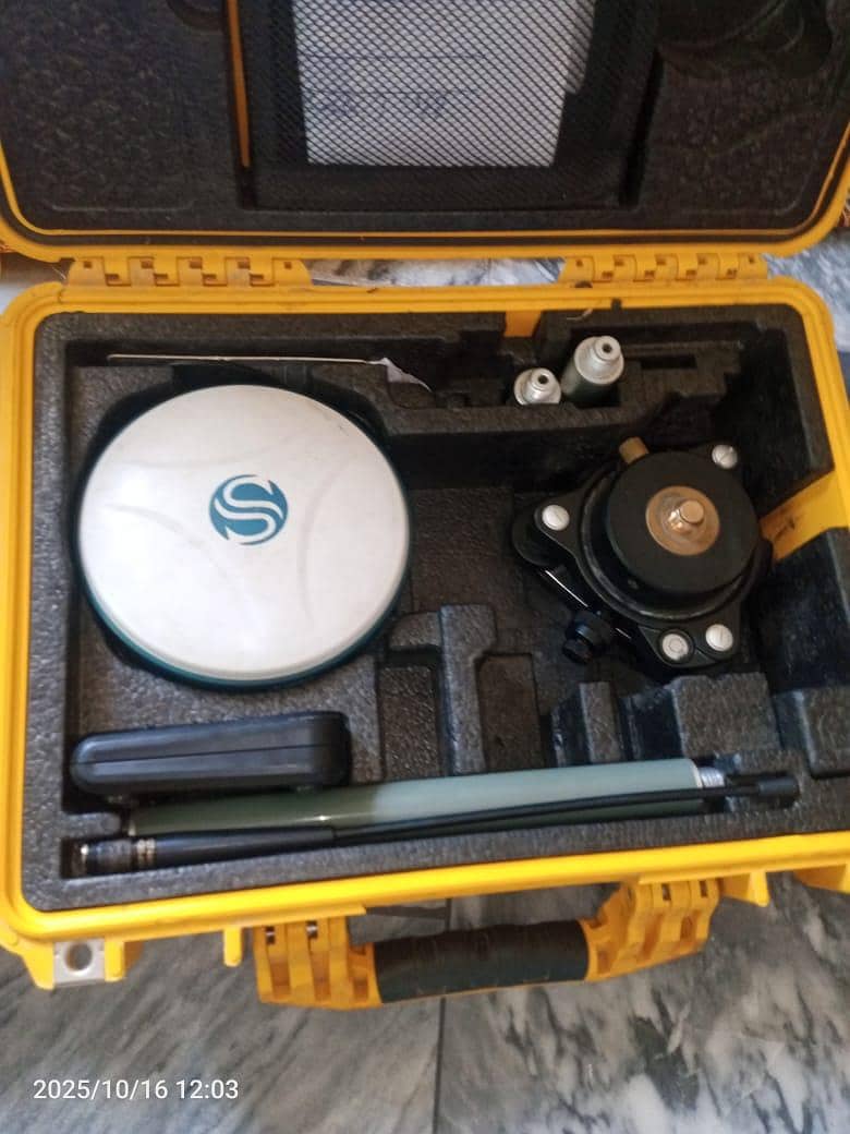 Surveyor Asisstance, Topographical Survey, Survey Crew, Survey Team,

                                                            alt=