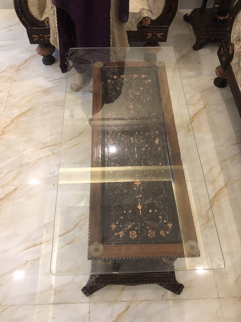 6 seater pure wood sofa set/ with side and center table/for sale

                                                            alt=