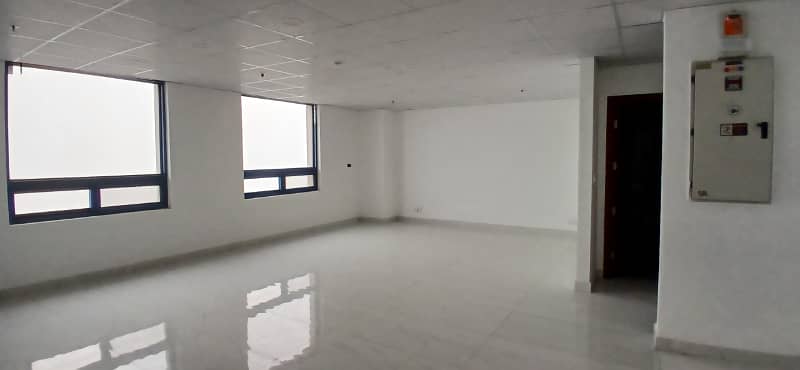Gulberg Destination Premier Brand New Office 690 SQ Available For Rent!

                                                            alt=
