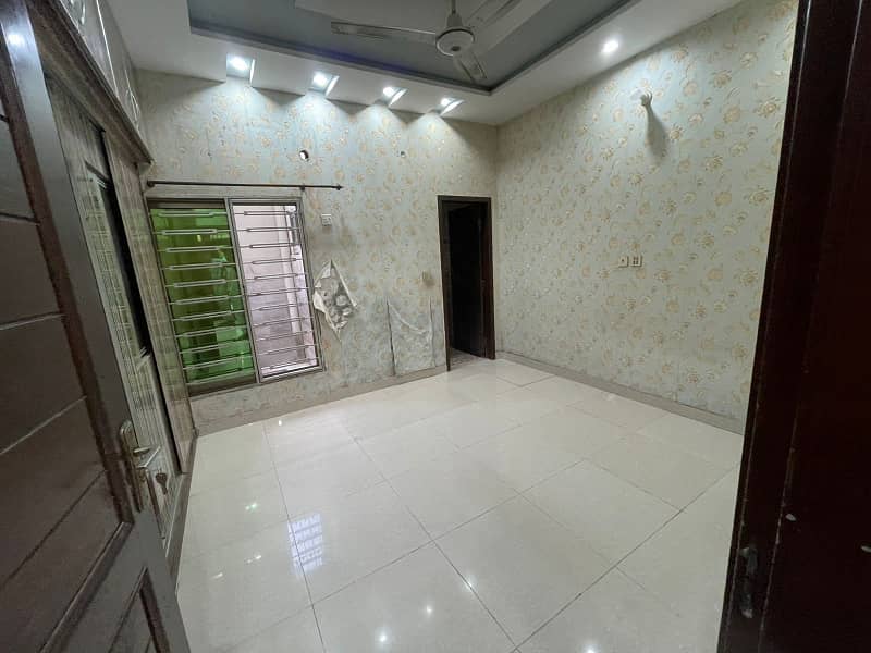 5 Marla Lower Portion Available For Rent

                                                            alt=