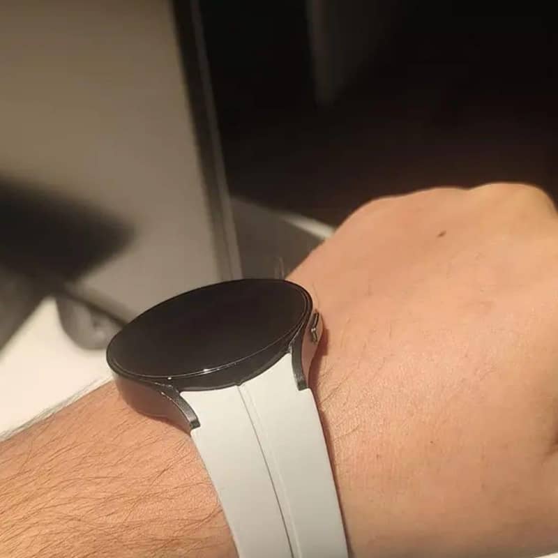 Samsung Galaxy Watch 6 – Like New | With 3 Straps

                                                            alt=