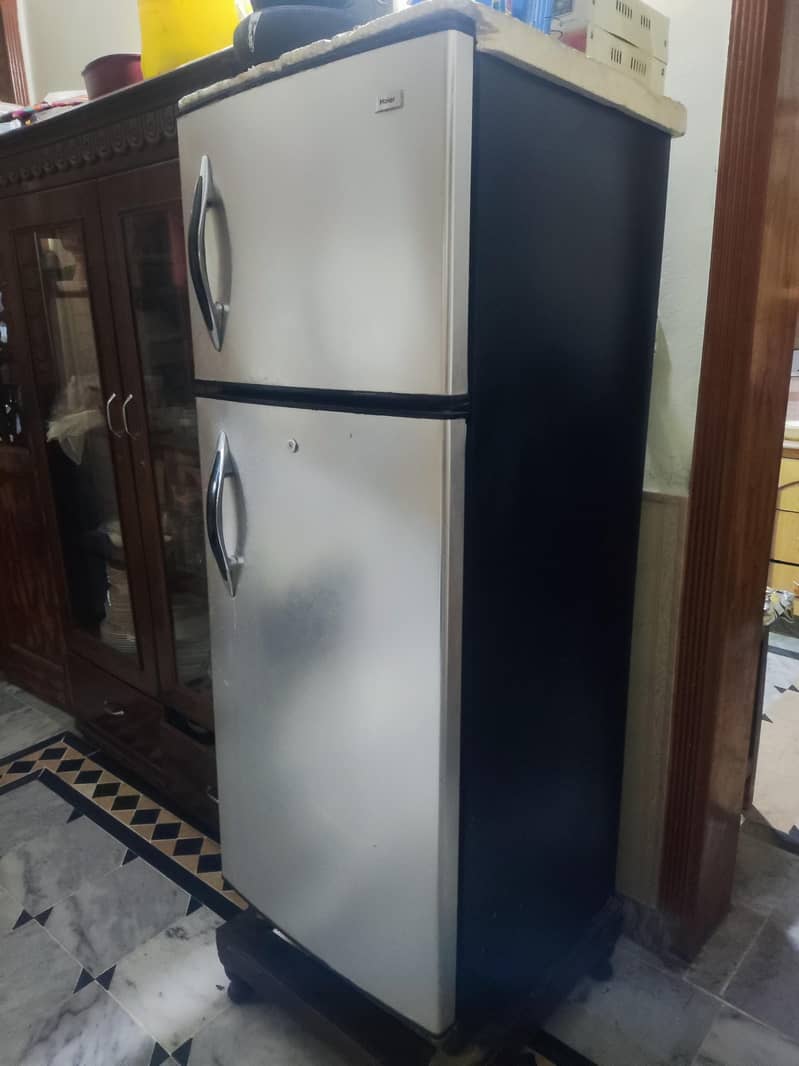 Haier large size refrigerator very good operational condition

                                                            alt=