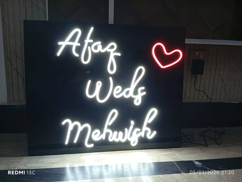 Neon Light

                                                            alt=