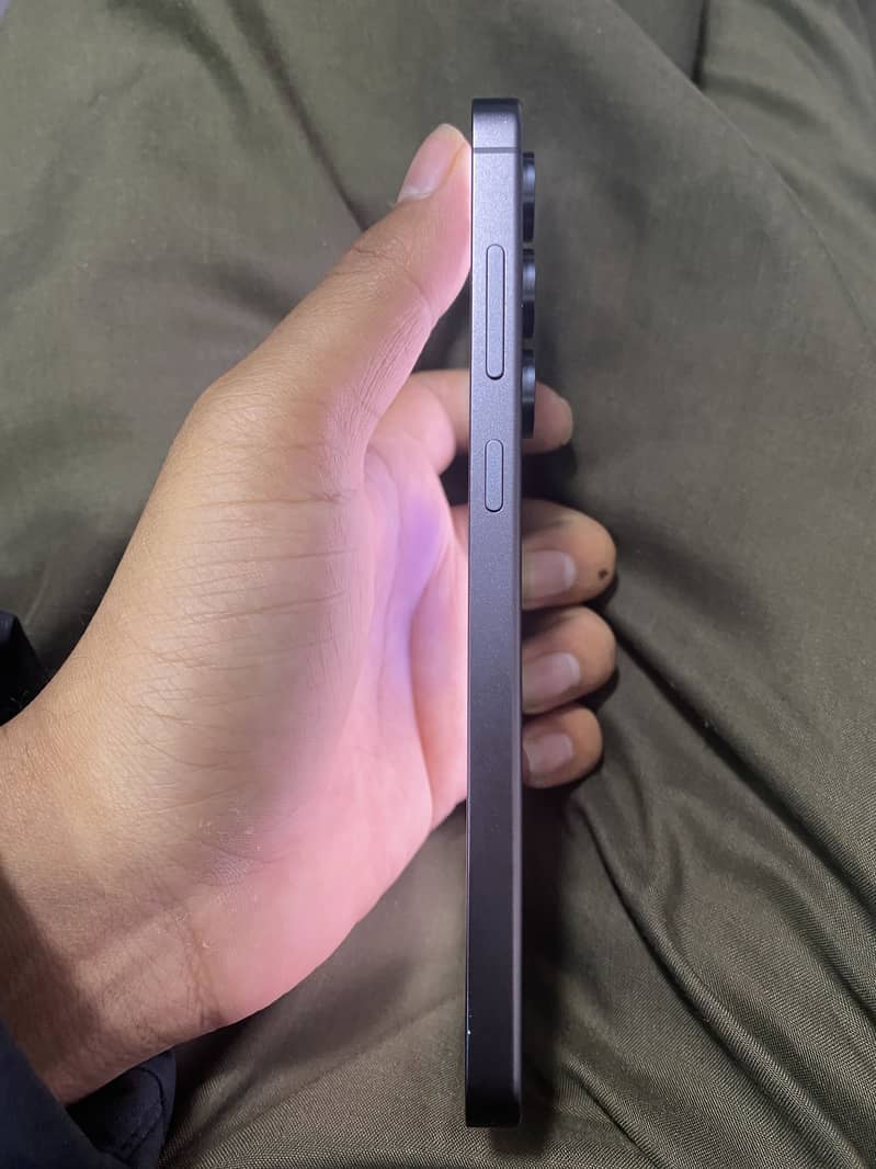 Samsung s24 fe 8/256 non pta

                                                            alt=