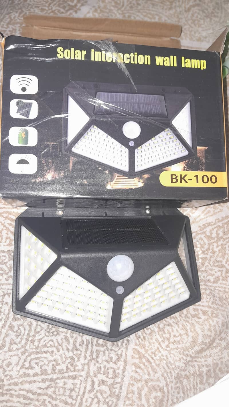New out door solar wall lamp

                                                            alt=