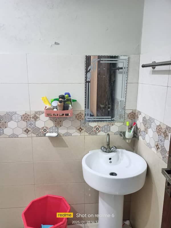 10 Marla 2nd Floor Available For Rent In Best Location

                                                            alt=