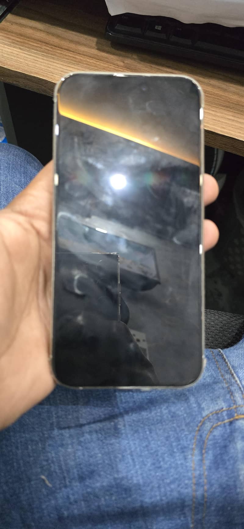 I phone 15 promax

                                                            alt=