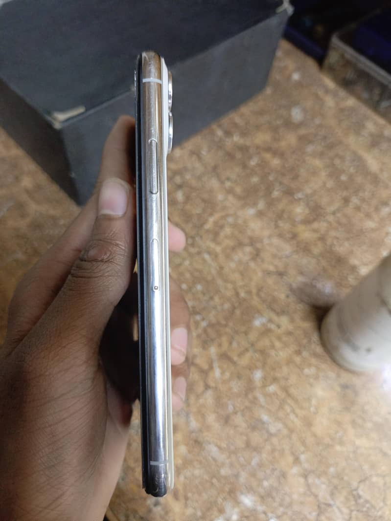 iphonex

                                                            alt=