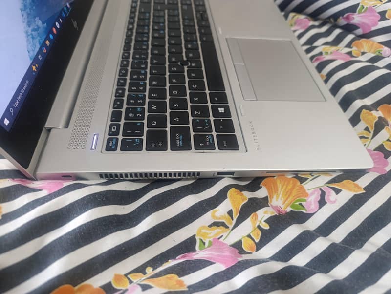 HP EliteBook G6 | core i5 8th Gen | 16 gb ram-512 gb ssd

                                                            alt=