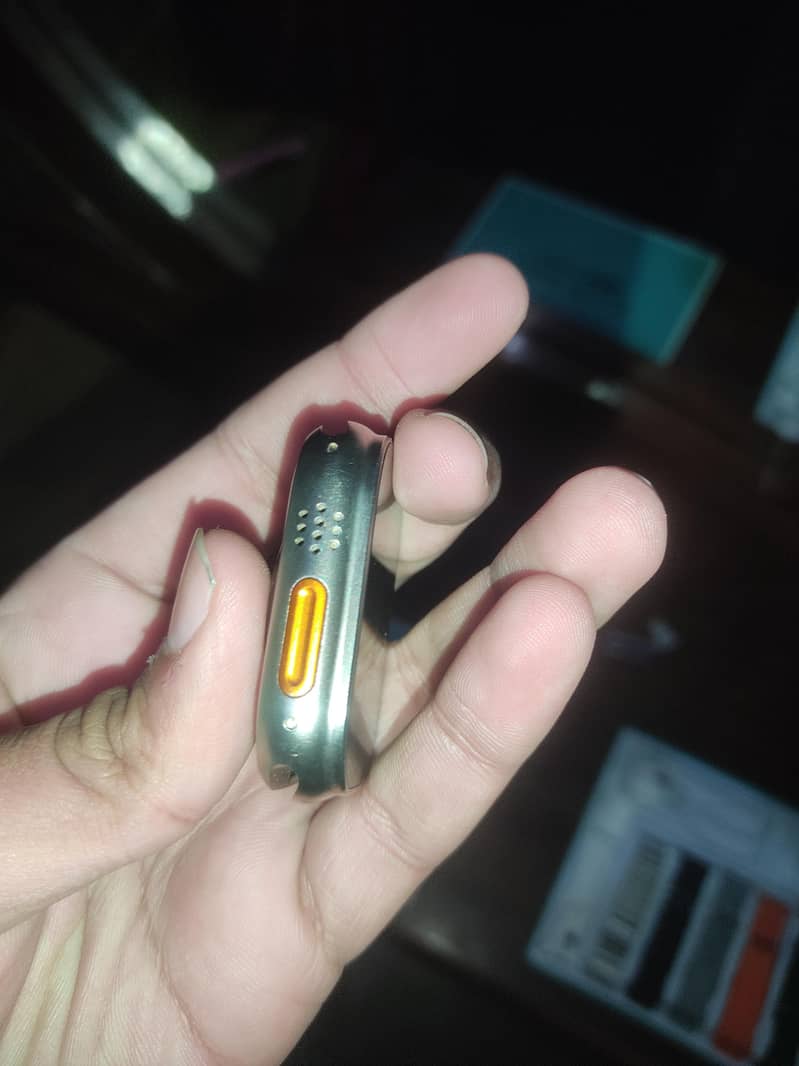 smart watch

                                                            alt=