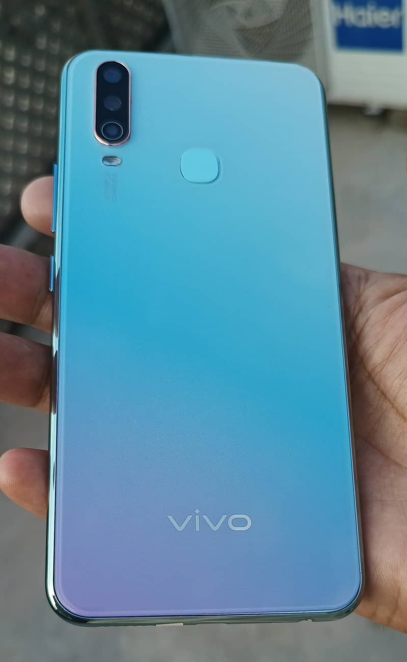 Vivo Y17 Dual Sim { 8+256 GB. 5000 mAH Battery }

                                                            alt=