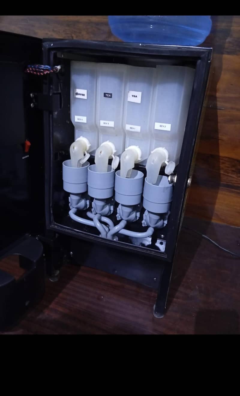 Coffee & Tea machine

                                                            alt=