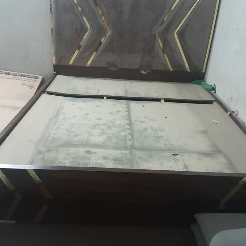 king size bed

                                                            alt=