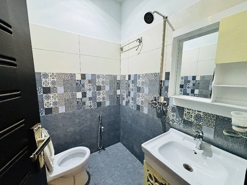 Phase 1 BB block 5 Marla Ultra Modern Brand New House for sale Citi Housing Gujranwala

                                                            alt=