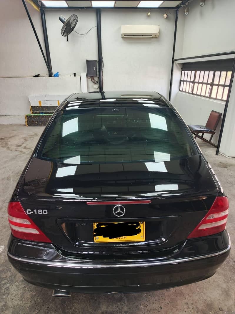 Mercedes w203

                                                            alt=