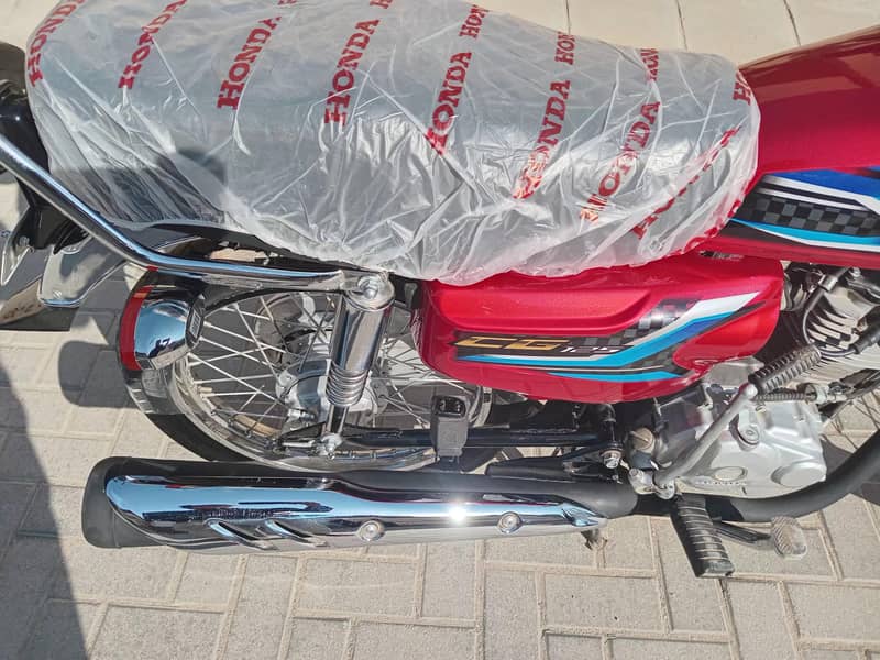 Honda cg 125 2024 red

                                                            alt=