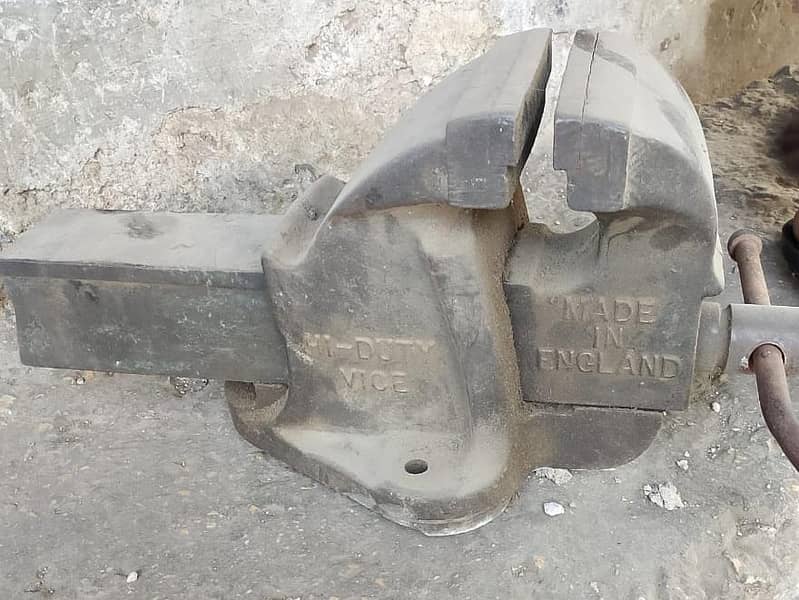 vice 6 nomber england made for sale 03159333798

                                                            alt=