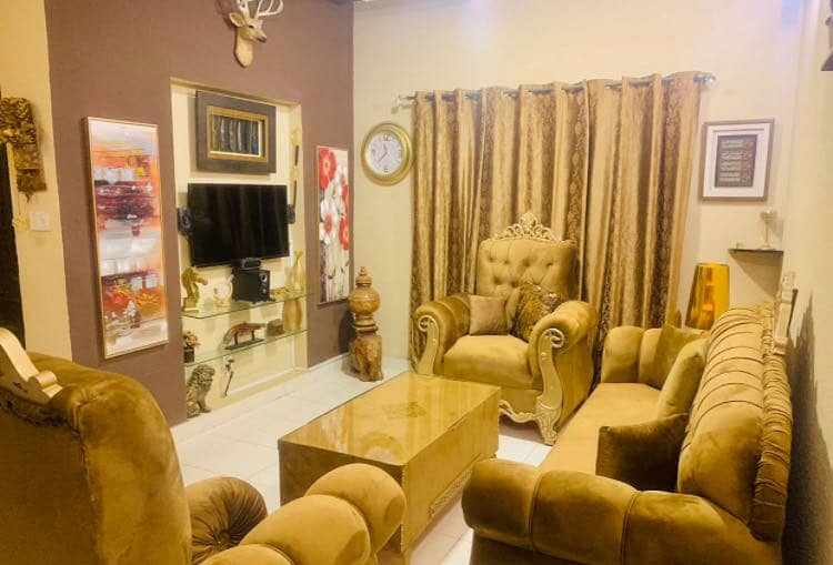 Sofa Royal 5 Seat | Velvet Golden

                                                            alt=