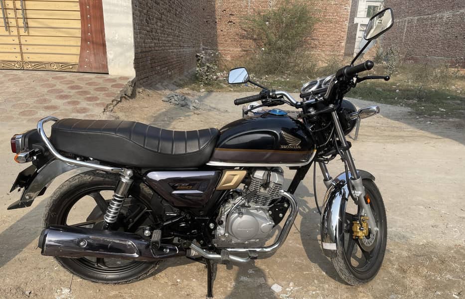 Honda CG 150 – Black Color – 10/10 Condition

                                                            alt=