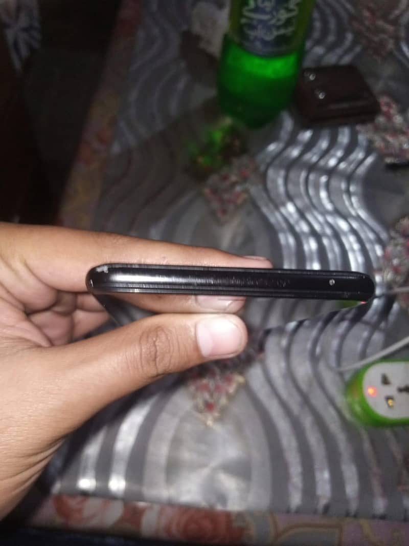 Google Pixel 3XL

                                                            alt=