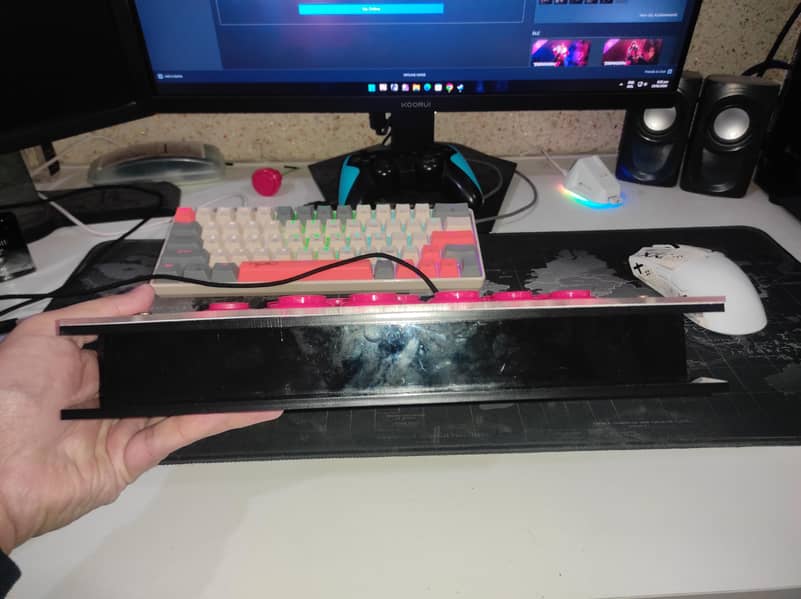 Leverless Arcade Stick For Fighting Games

                                                            alt=