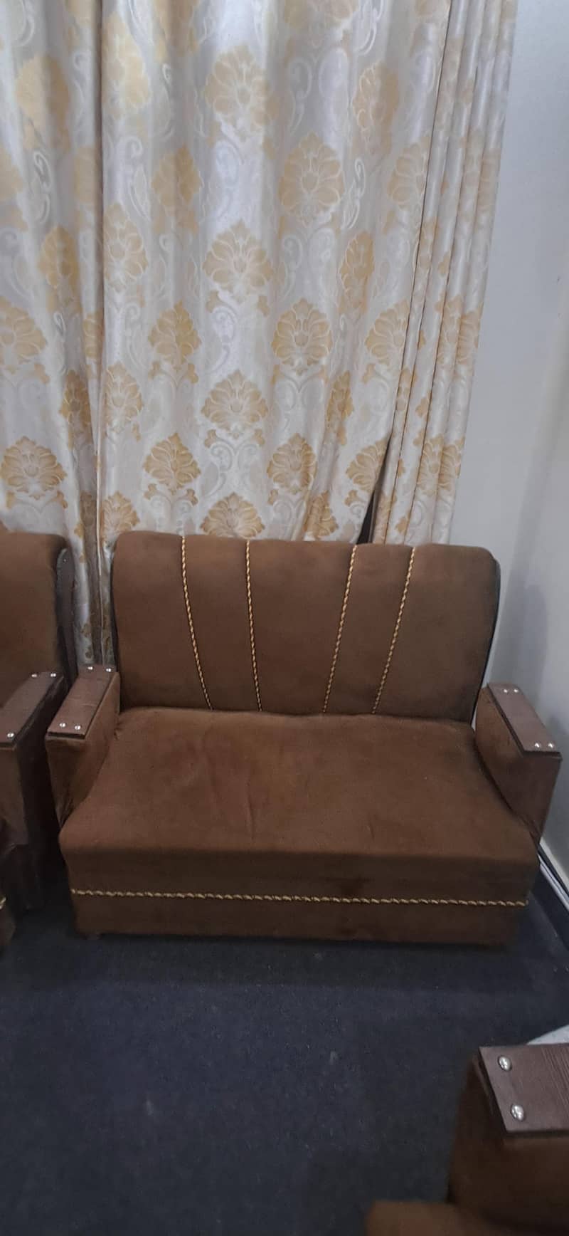 Sofa Set 4 Seater

                                                            alt=