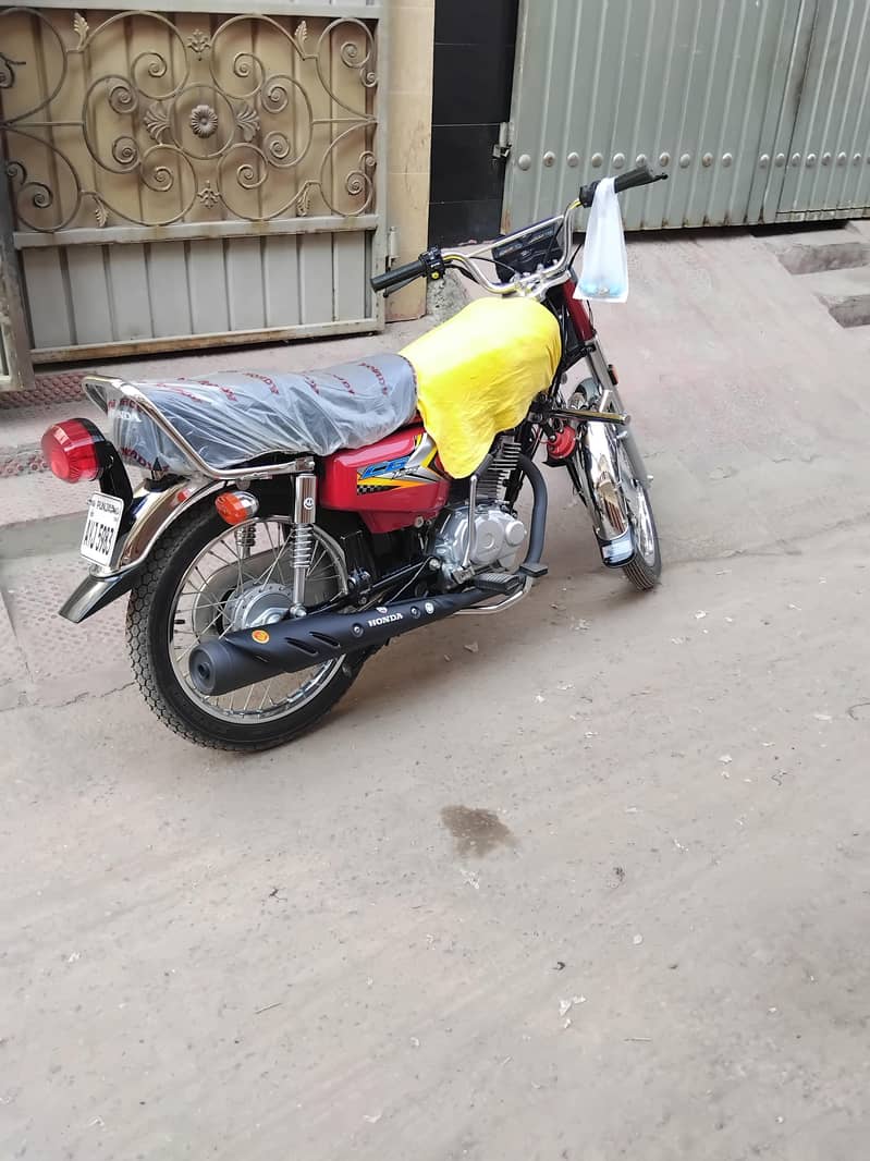 Honda 125

                                                            alt=
