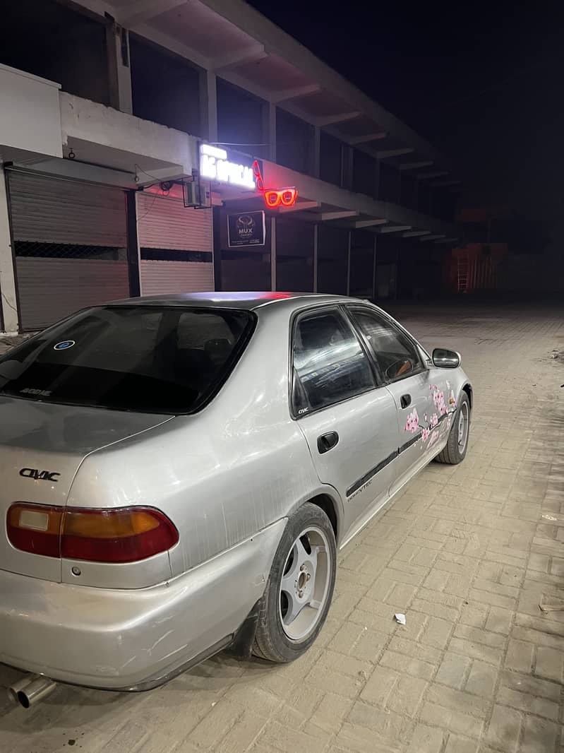 Honda civic 1994

                                                            alt=