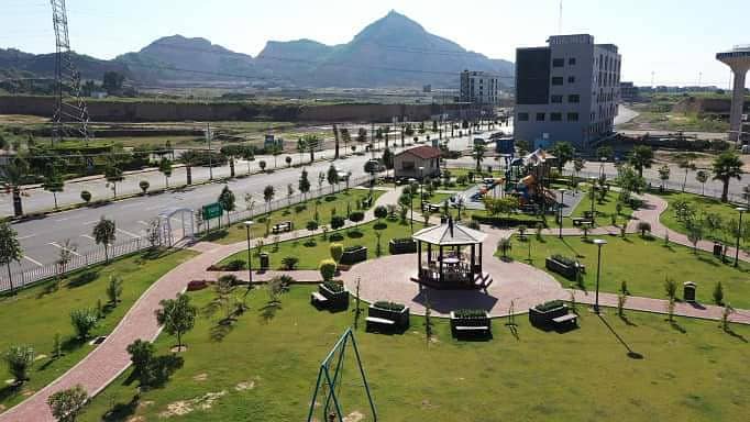 10 Marla Main Buleward Commercial plot Available For Sale in Faisal Hills of Block Exacteve islamabad Pakistan

                                                            alt=