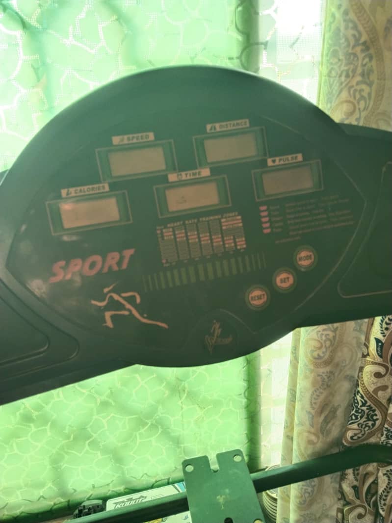 Treadmill with Heartbeat, Speed Meter

                                                            alt=