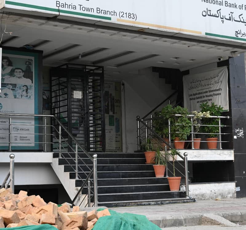 2000 sqft Commercial Hall Basement + Ground Available For Rent Bahria town phase 7

                                                            alt=