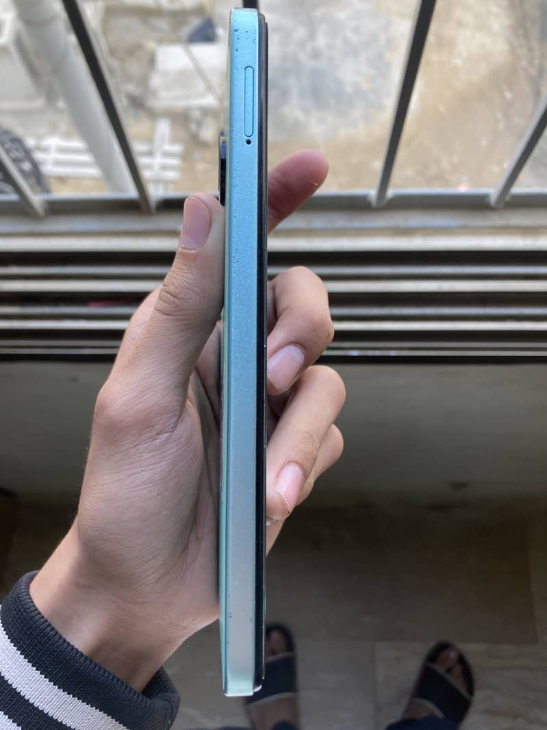 Infinix Smart 8 – 4GB RAM / 64GB Storage (03152839799)

                                                            alt=