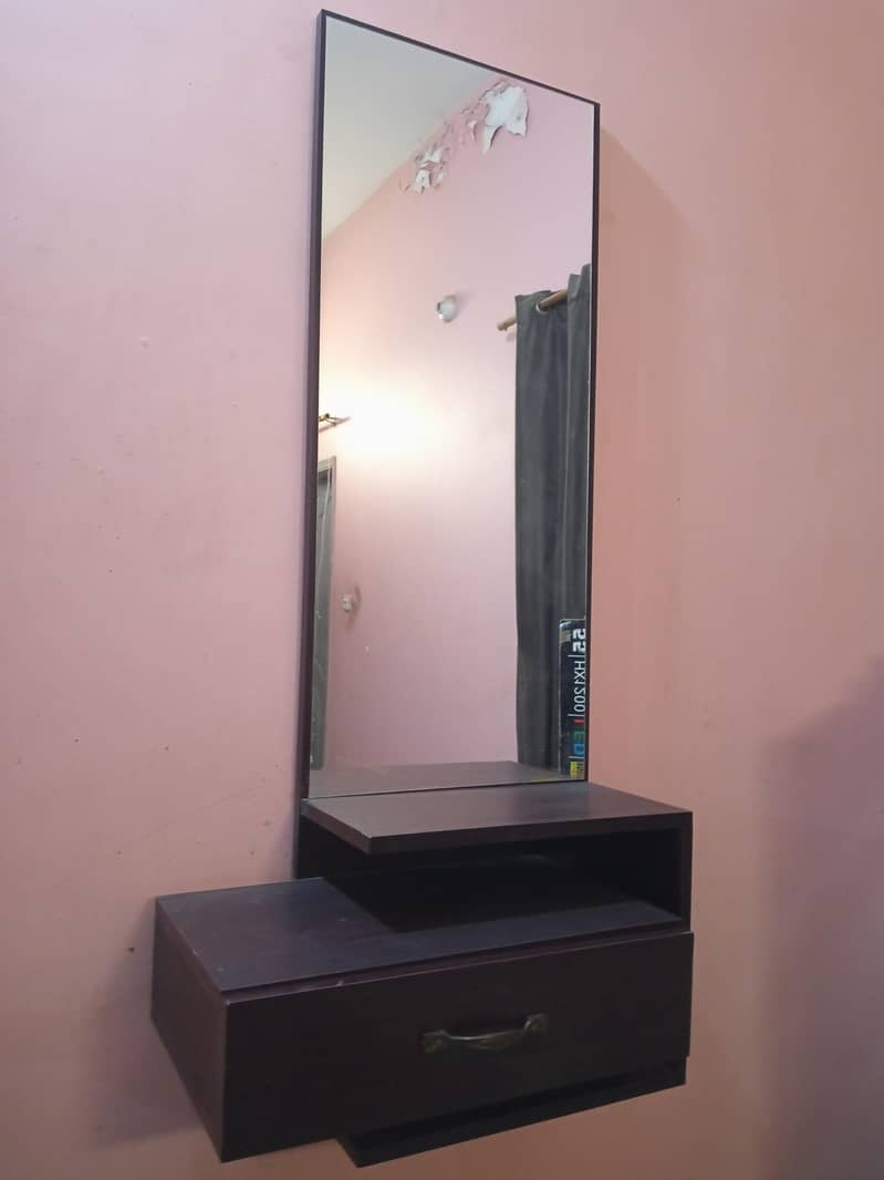 dressing table

                                                            alt=