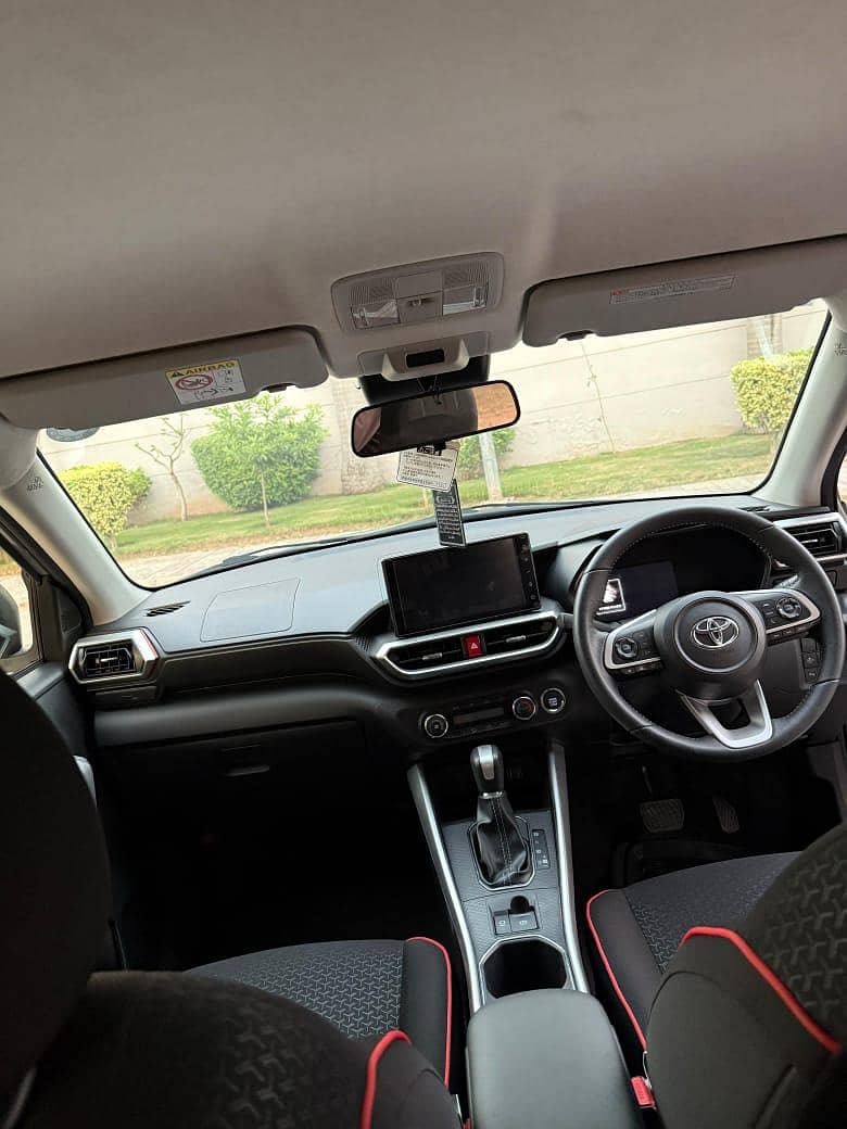 Toyota Raize Z 2024 / 2025