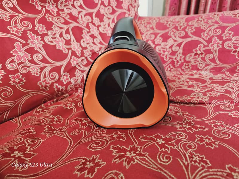 100 watt Bluetooth speaker  with 24 hour battery life

                                                            alt=