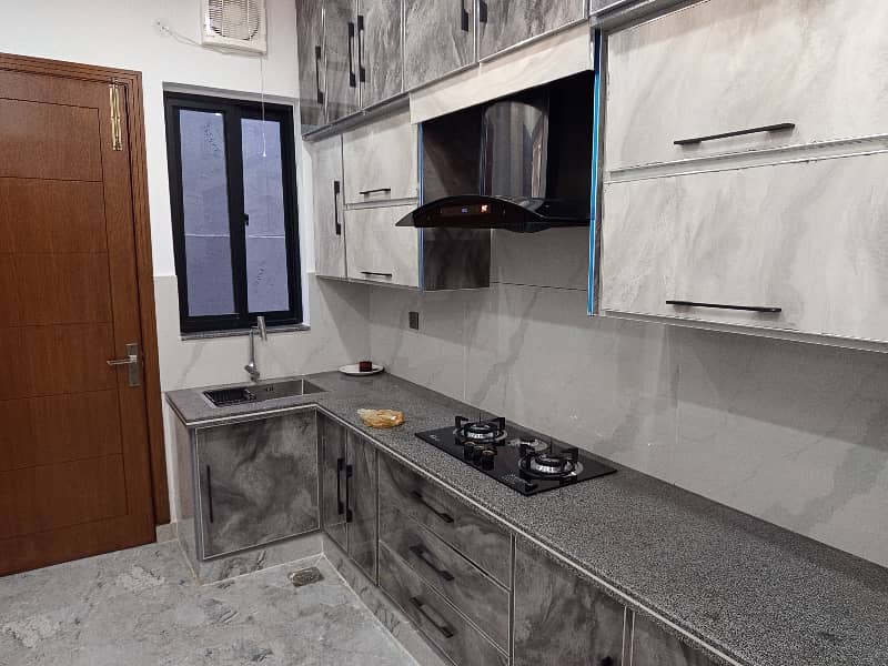 Stunning 10 Marla House In Pak Arab Society Phase 1 - Block B Available

                                                            alt=