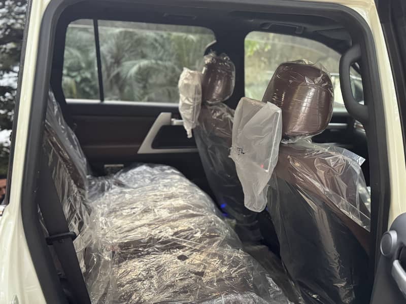 Land Cruiser Zx

                                                            alt=